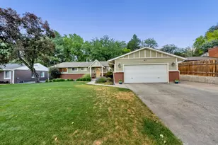 1871 E 4675 S, Holladay, UT 84117 - Photo 2