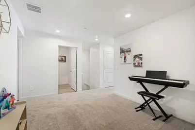 10027 N Featherstone Dr E, Highland, UT 84003 - Photo 12
