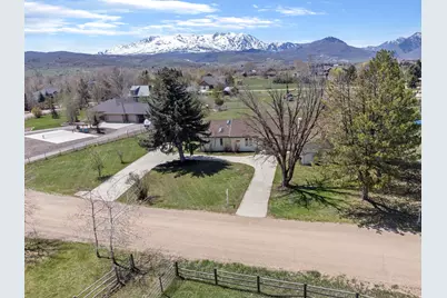 567 S 8850 E, Huntsville, UT 84317 - Photo 4