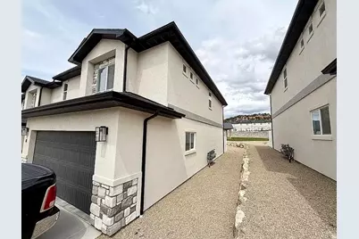 668 E Fiddlers Cove Dr #8, Cedar City, UT 84721 - Photo 2