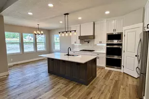1184 W 3250 N, Pleasant View, UT 84414 - Photo 10