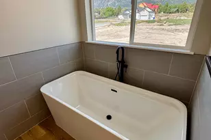 1184 W 3250 N, Pleasant View, UT 84414 - Photo 34