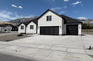 1184 W 3250 N, Pleasant View, UT 84414 - Photo 2