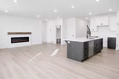 1004 W Paramount Cv S #315, Riverdale, UT 84405 - Photo 10