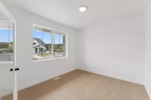 1004 W Paramount Cv S, Riverdale, UT 84405 - Photo 16