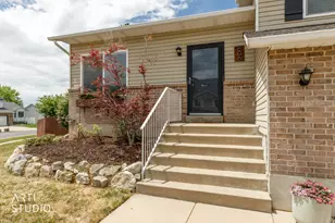 606 S 925 E, Layton, UT 84041 - Photo 6