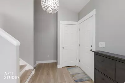 606 S 925 E, Layton, UT 84041 - Photo 8