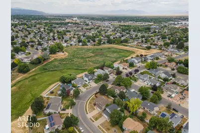 606 S 925 E, Layton, UT 84041 - Photo 40