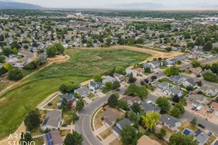 606 S 925 E, Layton, UT 84041 - Photo 40