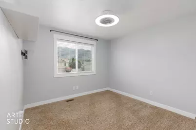 606 S 925 E, Layton, UT 84041 - Photo 16
