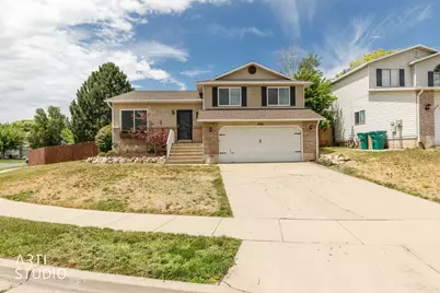 606 S 925 E, Layton, UT 84041 - Photo 2