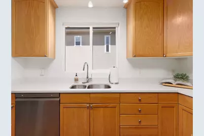 1887 E Oak Bend Dr, Draper, UT 84020 - Photo 10