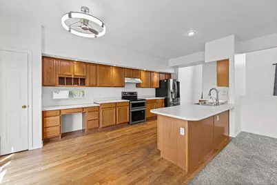 8784 S Pebblecreek Rd, West Jordan, UT 84081 - Photo 10