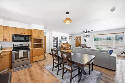 2093 E 6600 S, Uintah, UT 84405 - Photo 14