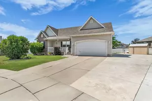 1286 S 1700 W, Syracuse, UT 84075 - Photo 2