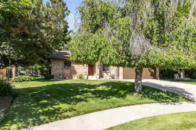 1406 E Lombardy Ct, Murray, UT 84121 - Photo 2