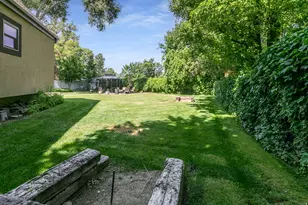 1406 E Lombardy Ct, Murray, UT 84121 - Photo 34