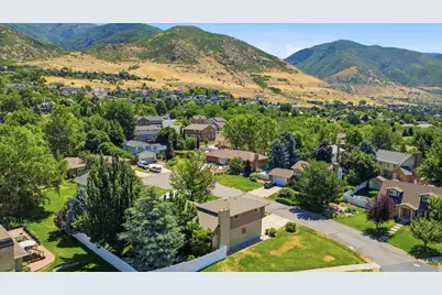 742 Sheringham Ct, Farmington, UT 84025 - Photo 42