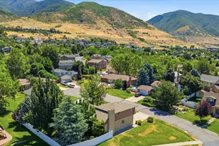 742 Sheringham Ct, Farmington, UT 84025 - Photo 42