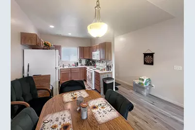 5246 W Cool Water Way, West Jordan, UT 84081 - Photo 10