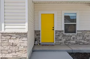 702 E 675 S, Hyrum, UT 84319 - Photo 2