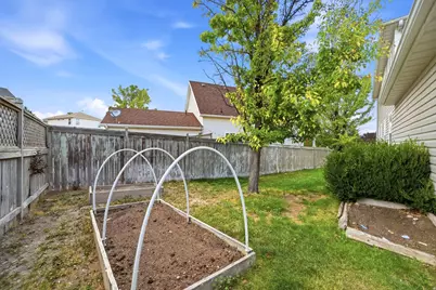 3918 E Parkers Pl, Eagle Mountain, UT 84005 - Photo 34