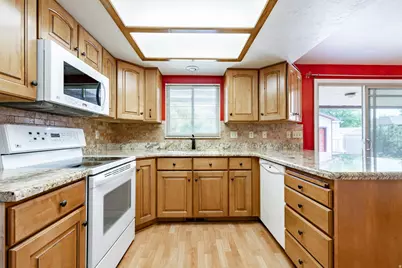 1182 W 150 S, Clearfield, UT 84015 - Photo 8