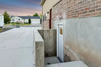 1276 S 4000 W, Syracuse, UT 84075 - Photo 28
