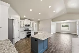 1917 N Farmington Hollow Cir, Farmington, UT 84025 - Photo 4