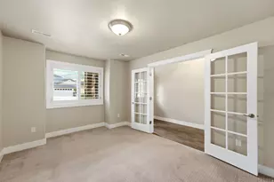 1917 N Farmington Hollow Cir, Farmington, UT 84025 - Photo 2