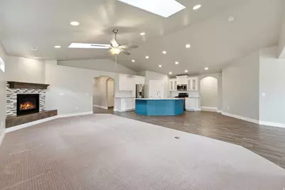 1917 N Farmington Hollow Cir, Farmington, UT 84025 - Photo 8