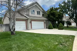 11133 S Crescent Vista Ln Ln, Sandy, UT 84070 - Photo 2