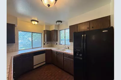 11031 S Old England Rd, Sandy, UT 84092 - Photo 20