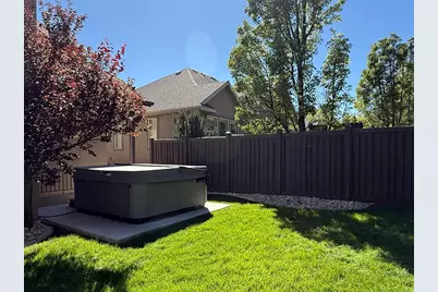 2187 E Eagle Crest Dr, Draper (UT Cnty), UT 84020 - Photo 42