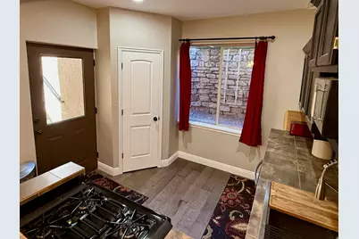 2187 E Eagle Crest Dr, Draper (UT Cnty), UT 84020 - Photo 24