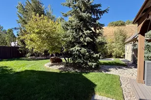 2187 E Eagle Crest Dr, Draper, UT 84020 - Photo 44