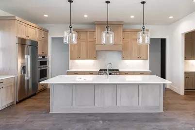 7249 S Hidden Way W #568, West Jordan, UT 84081 - Photo 2