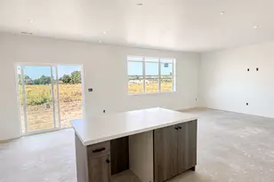 1063 N Summit View Dr, Harrisville, UT 84404 - Photo 4