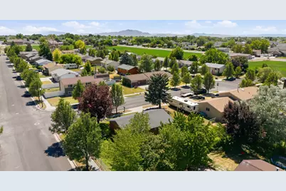 2866 W 1700 N, Clinton, UT 84015 - Photo 30