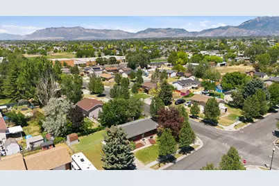 2866 W 1700 N, Clinton, UT 84015 - Photo 32
