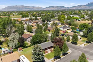 2866 W 1700 N, Clinton, UT 84015 - Photo 32