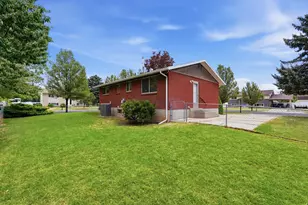 2866 W 1700 N, Clinton, UT 84015 - Photo 24