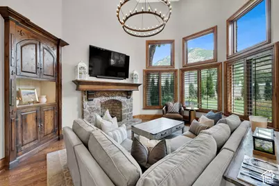 5083 S Clarenden Pl E, Holladay, UT 84117 - Photo 2
