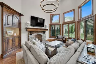 5083 S Clarenden Pl E, Holladay, UT 84117 - Photo 2
