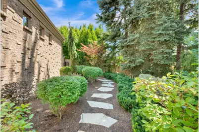 5083 S Clarenden Pl E, Holladay, UT 84117 - Photo 62
