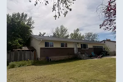 702 W 700 N, Clearfield, UT 84015 - Photo 2