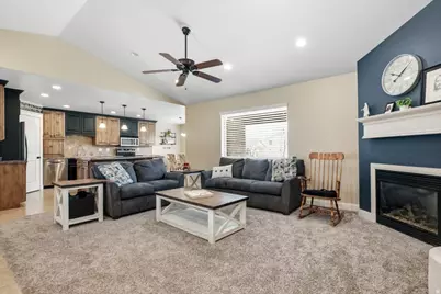 221 W 400 N, Hyde Park, UT 84318 - Photo 6