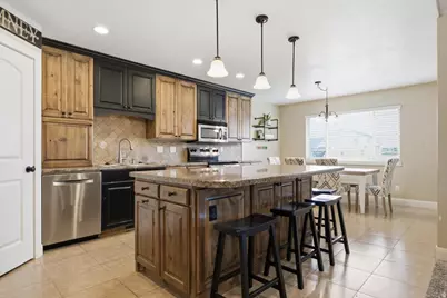 221 W 400 N, Hyde Park, UT 84318 - Photo 10