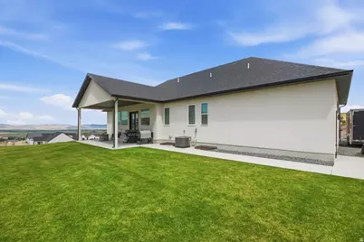 1138 E 200 N, Hyde Park, UT 84318 - Photo 4