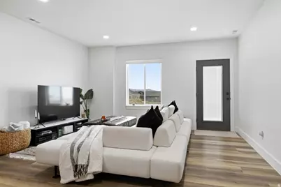 1138 E 200 N, Hyde Park, UT 84318 - Photo 26